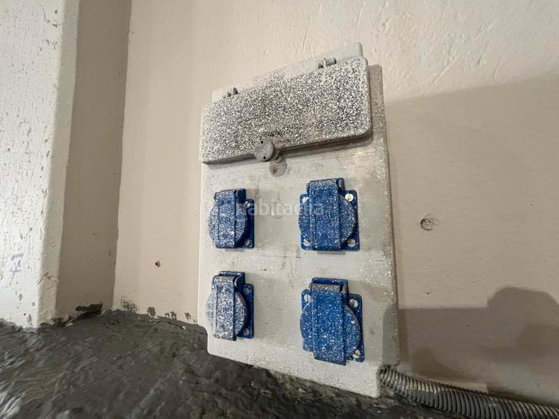 Foto 235d7f9a-b313-4b70-9cf9-b530ba876efd. Miete fabrikhalle in Can Roqueta Sabadell