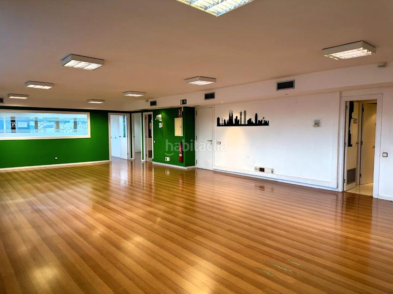 Foto 5a6607fb-a171-4ae4-a421-f1abe36d7af5. Rent office space with heating parking in La Sagrera Barcelona