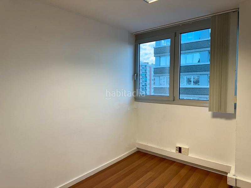 Foto a5a6756d-9d35-41c1-b53d-a07ce2b298a8. Affitto ufficio con riscaldamento parcheggio in La Sagrera Barcelona