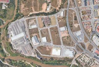 Rent Industrial plot  Carrer la flora fou