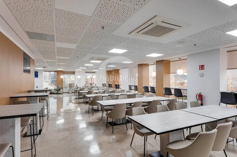 Foto a11888b6-dac7-4039-a128-a8e550254215. Lloguer oficina amb calefacció aparcament a Hostafrancs Barcelona