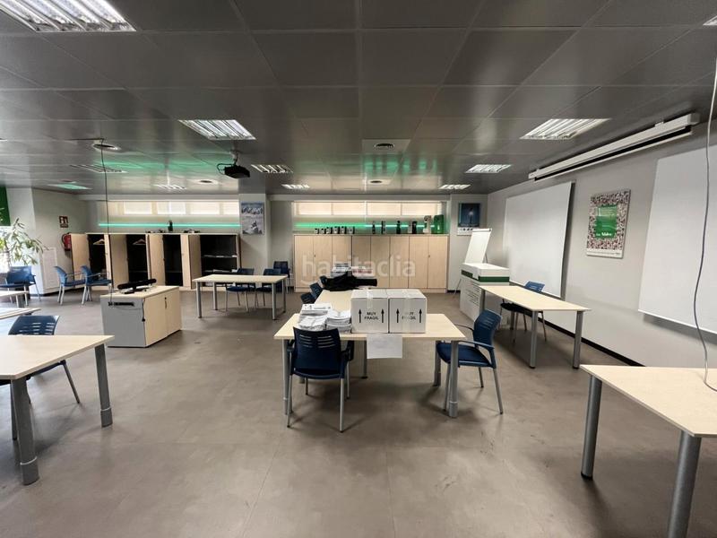 Foto 008b6358-3646-43c0-944b-23534ec33e42. Rent industrial building with heating in Granvia LH Hospitalet de Llobregat (L´)