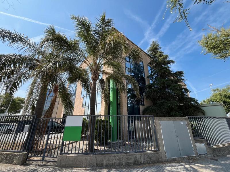 Foto 0ac9dec2-e6b8-4e80-8bca-920a4b7a0267. Rent industrial building with heating in Granvia LH Hospitalet de Llobregat (L´)