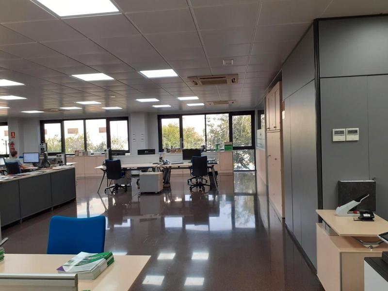 Foto 53614da2-0a54-432f-aa03-308196ad8638. Rent industrial building with heating in Granvia LH Hospitalet de Llobregat (L´)