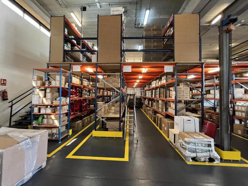 Foto 64a8540a-d8e8-46dc-9479-97090a79abd3. Rent industrial building with heating in Granvia LH Hospitalet de Llobregat (L´)
