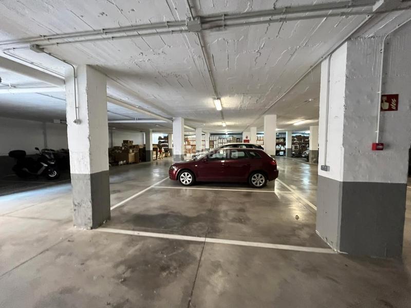 Foto e771b249-7371-4ff3-a66a-cbbc3dbf5256. Rent industrial building with heating in Granvia LH Hospitalet de Llobregat (L´)