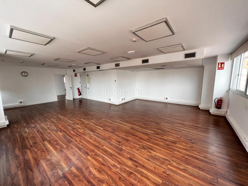 Foto ea663365-7ef9-4e14-8da0-10478ea2c1bb. Lloguer oficina a La Sagrera Barcelona