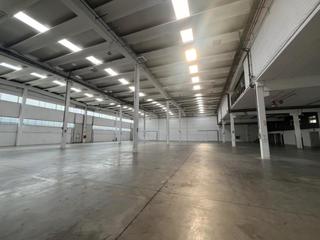 Location Bâtiment à usage industriel  Avinguda del mogent. Gran nave logistica en alquiler con 4 muelles de carga-llinars d