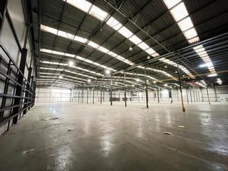 Bâtiment à usage industriel  Carrer llobateres. Nave logistica-industrial en venta en el pol. ind. santiga-barbe