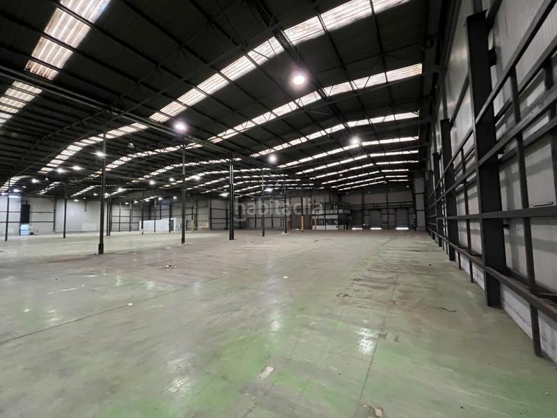 Foto 224390f6-cc7c-430b-a8d8-361fe982b876. Nau industrial amb calefacció a Zona Industrial Barberà del Vallès