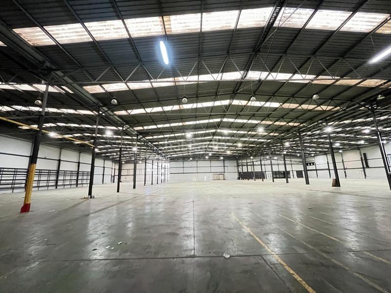 Foto 3fcdce6e-d29c-4c4c-b51a-0add78123c72. Nau industrial amb calefacció a Zona Industrial Barberà del Vallès