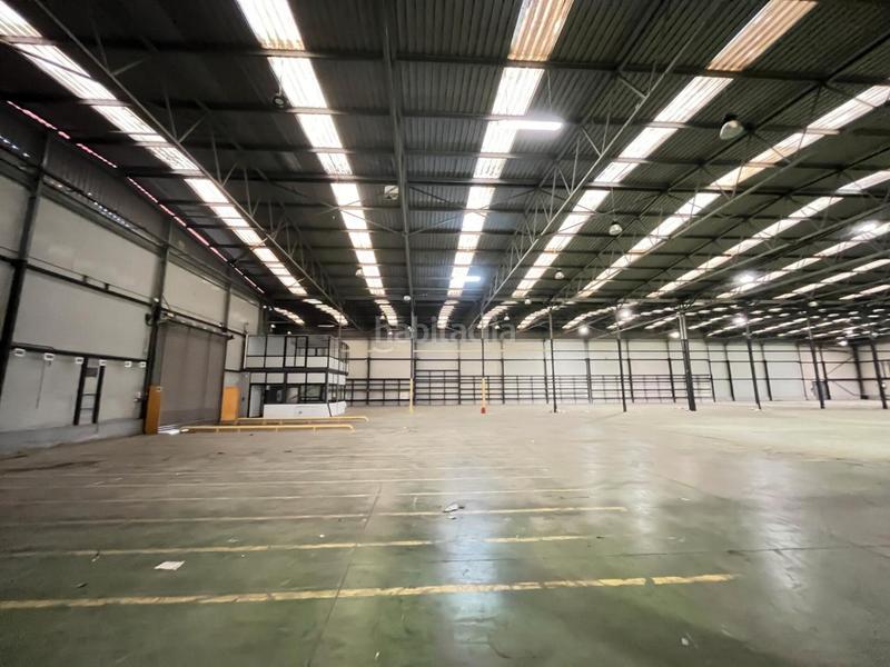 Foto 5521f8ce-33c1-4d73-89af-e6d5f3f1cca2. Nau industrial amb calefacció a Zona Industrial Barberà del Vallès