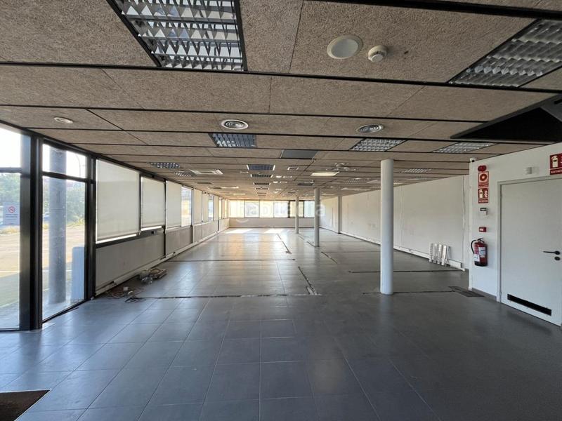 Foto 606d48a4-8322-4b38-975d-5d238fd462f1. Nau industrial amb calefacció a Zona Industrial Barberà del Vallès