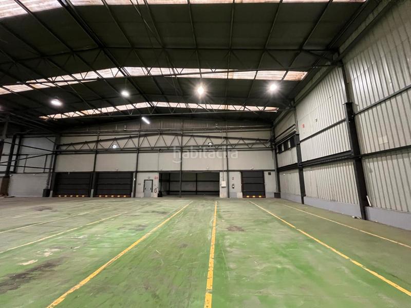 Foto 90ec5a93-877b-43ae-85fe-b932c43b4417. Nau industrial amb calefacció a Zona Industrial Barberà del Vallès