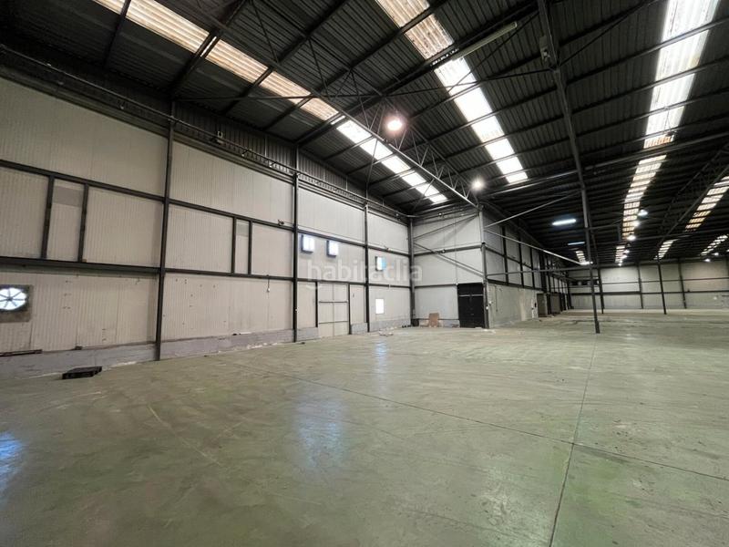 Foto b54b5960-988f-4221-8619-f37f2745fee9. Nau industrial amb calefacció a Zona Industrial Barberà del Vallès