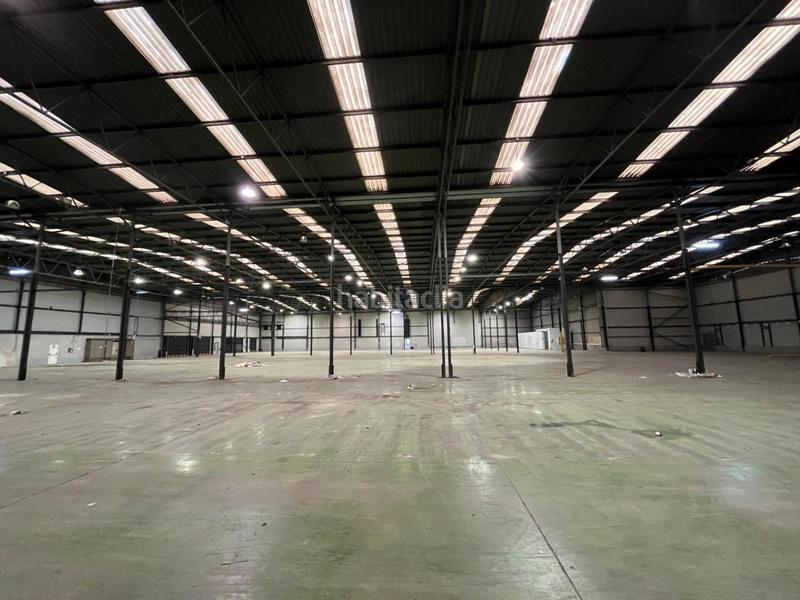 Foto c03e91f2-87b1-4866-89aa-600de1e06b7a. Nau industrial amb calefacció a Zona Industrial Barberà del Vallès