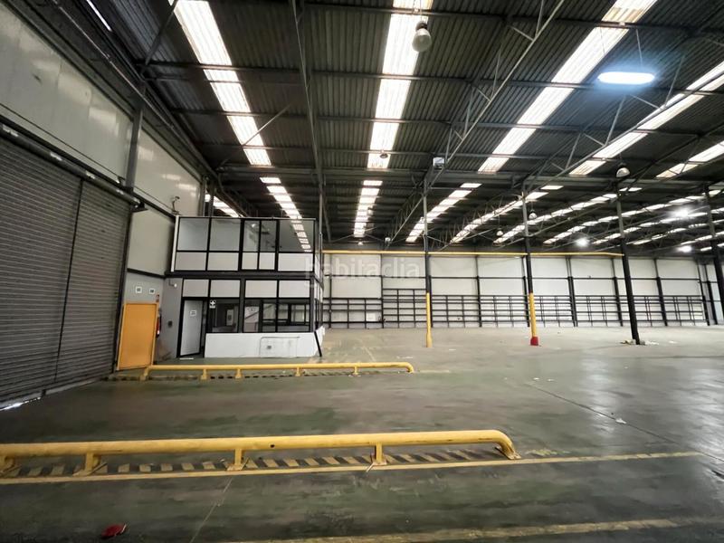 Foto d2d623ea-4144-4ced-8f9f-dea511b022ce. Nau industrial amb calefacció a Zona Industrial Barberà del Vallès