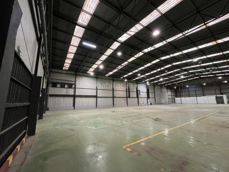 Foto d67ff60d-92d4-4fca-b28d-d9d585984446. Nau industrial amb calefacció a Zona Industrial Barberà del Vallès