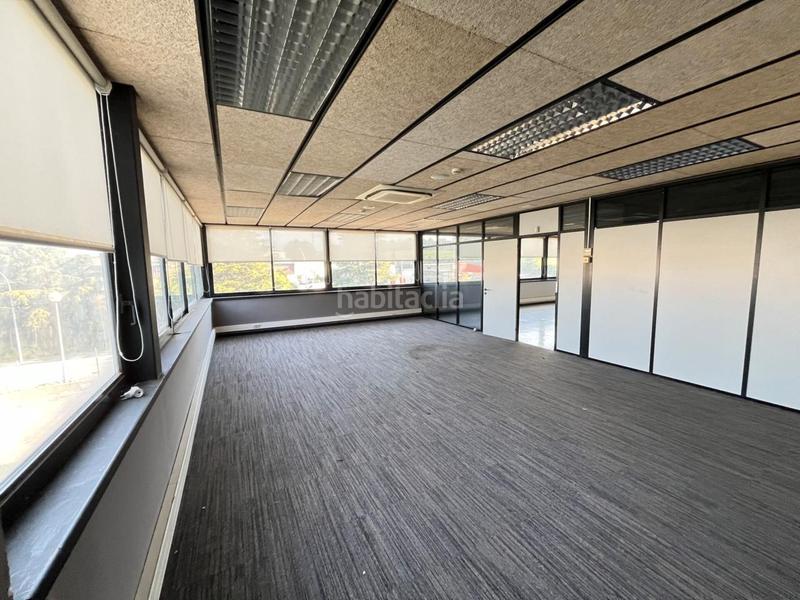 Foto e5318332-d927-4d03-b49f-38e1a527ad8d. Nau industrial amb calefacció a Zona Industrial Barberà del Vallès