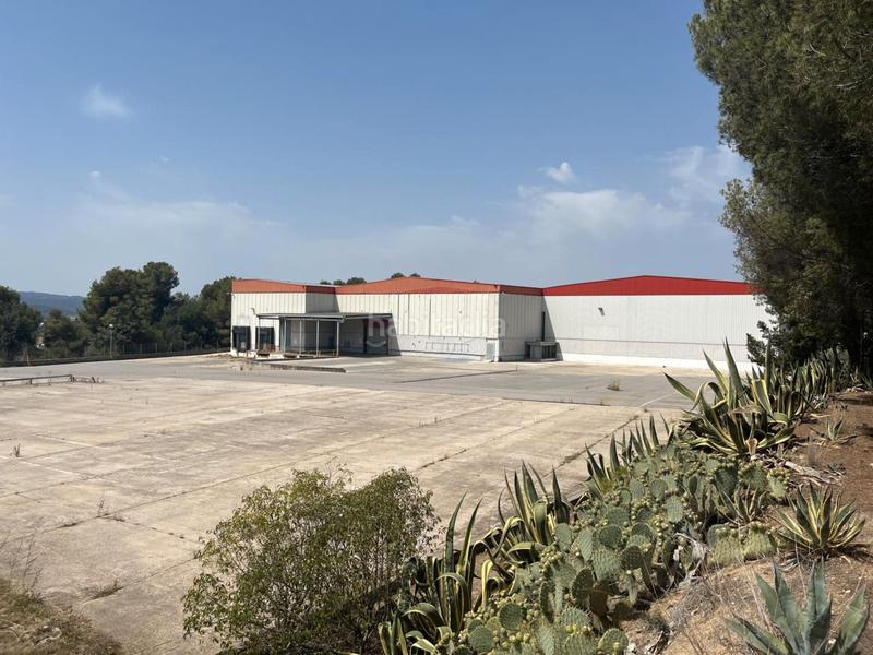 Foto f65fbd9f-1e2e-4c61-adae-4806f08ce6f0. Nau industrial amb calefacció a Zona Industrial Barberà del Vallès