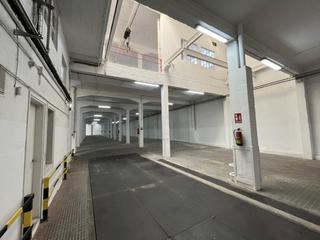 Miete Fabrikhalle  Carrer de la riera del fonollar. Nave-edificio industrial en alquiler en sant boi de llobregat