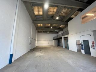 Miete Fabrikhalle  Carrer de la riera de vallvidrera. Nave industrial en alquiler con suministros en molins de rei