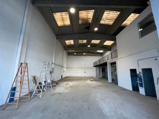 Miete Fabrikhalle  Carrer de la riera de vallvidrera. Nave industrial en alquiler con suministros en molins de rei