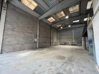 Location Bâtiment à usage industriel  Carrer de la riera de vallvidrera. Nave industrial en alquiler con suministros en molins de rei
