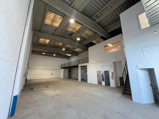 Miete Fabrikhalle  Carrer de la riera de vallvidrera. Nave industrial en alquiler con suministros en molins de rei