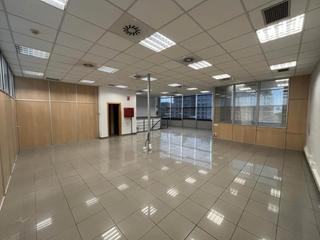 Lloguer Nau industrial  Carrer d'eduard maristany. Nave industrial equipada en alquiler en badalona-granland