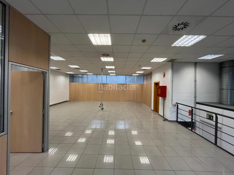 Foto 4fefbfda-cac1-47d9-8986-d5d0baf20155. Location bâtiment à usage industriel avec chauffage dans Badalona