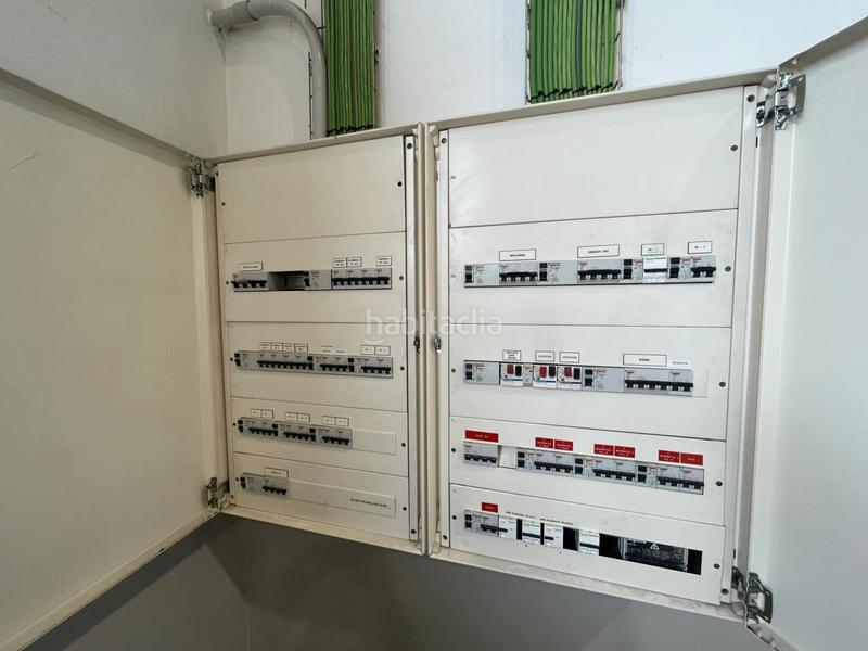 Foto 00d1207a-8454-47db-be2e-f7c1955ced2b. Rent industrial building with heating in Port Badalona