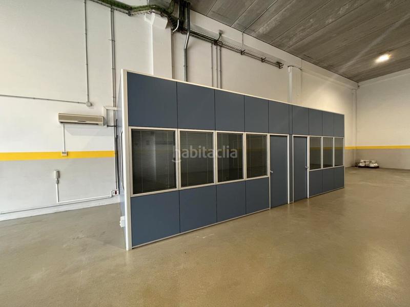 Foto 0406aead-989e-4308-a184-4e0508a123fe. Rent industrial building with heating in Port Badalona