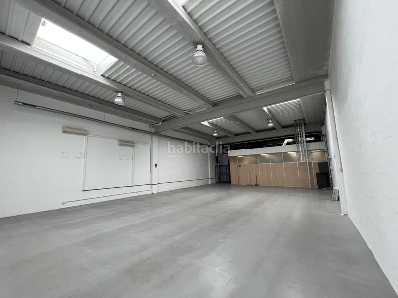 Foto 92a1f5f0-da87-4922-899a-83034ed1374e. Rent industrial building with heating in Port Badalona