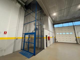 Alquiler Nave industrial  Carrer d'eduard maristany. Nave industrial totalmente equipada en alquiler en badalona-gran