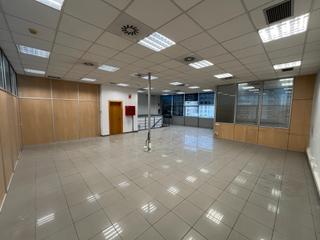Miete Fabrikhalle  Carrer d'eduard maristany. Nave industrial totalmente equipada en alquiler en badalona-gran