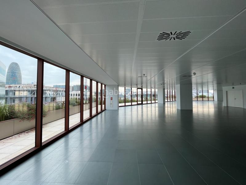 Foto 0a38aeba-f269-42e8-a5c9-c36255359ccd. Rent office space with heating in El Parc i la Llacuna del Poblenou Barcelona