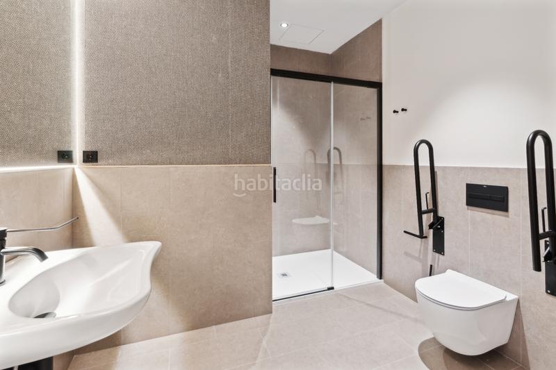 Foto b6e0ddfc-8e3d-44d2-a720-ee68f9a42a60. Lloguer oficina amb calefacció a Diagonal Mar i el Front Marítim del Poblenou Barcelona