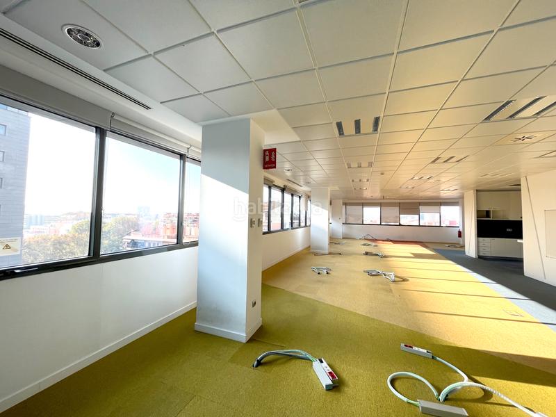 Foto 582f58b9-4d09-4e00-a0ae-d07300878366. Location bureau dans Diagonal Mar i el Front Marítim del Poblenou Barcelona