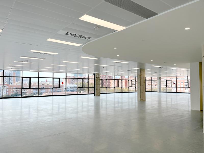 Foto 2ecb3814-725f-4b93-ae87-018bd25c8d07. Miete büro mit heizung parking in Provençals del Poblenou Barcelona