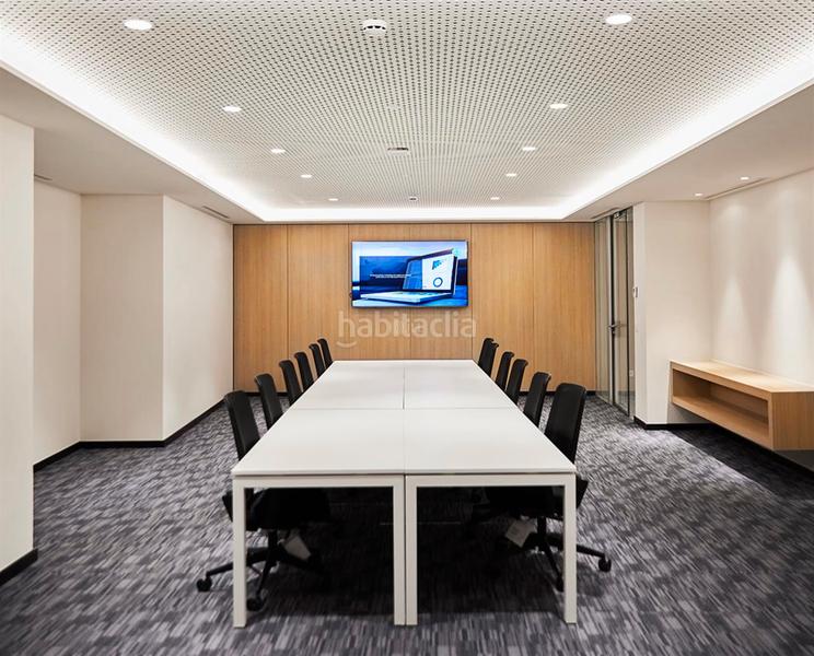 Foto f32091f0-0246-4992-b130-f8236d46b95f. Lloguer oficina amb calefacció aparcament a Provençals del Poblenou Barcelona