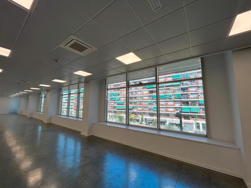 Foto b95fe5d7-6600-4df0-bab7-565d37bf66aa. Rent office space with parking in El Parc i la Llacuna del Poblenou Barcelona
