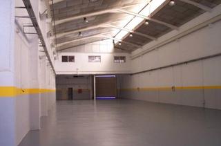 Lloguer Nau industrial  Carrer d'occitània. Nave en badalona con fachada a  c-31