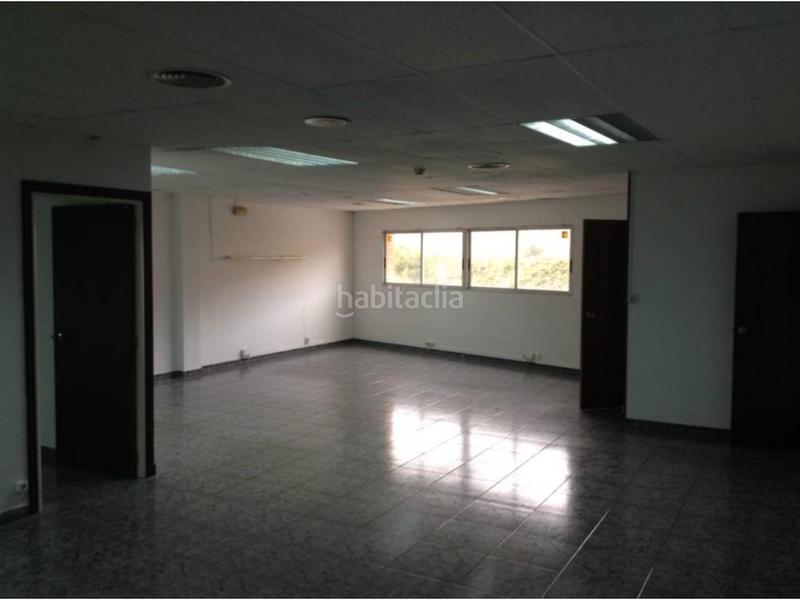 Foto 117851eb-a864-41d7-bf1d-edb9007acae6. Affitto capannone industriale con riscaldamento in Badalona