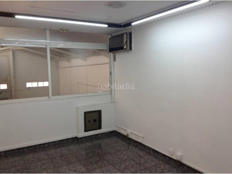 Foto 72d1f5f5-4e98-4cfb-a26e-bc1808af311c. Affitto capannone industriale con riscaldamento in Badalona