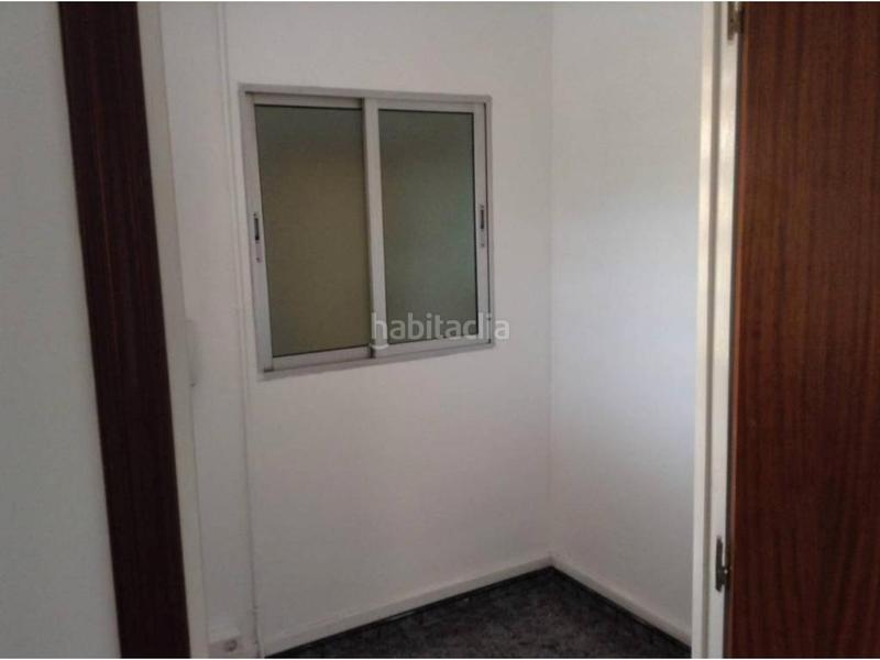 Foto 75ab0581-c8aa-466e-a25b-2c0a38c3f585. Alquiler nave industrial nave en alquiler con fachada a c-31 en Badalona