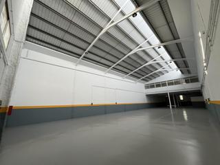 Lloguer Nau industrial  Carrer d'occitània. Nave en alquiler con fachada a c-31