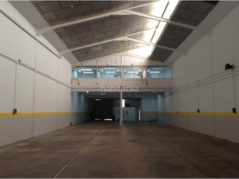 Foto 52a5e9de-b939-4228-848f-3ce8b5c4c9c3. Location bâtiment à usage industriel avec chauffage dans Badalona
