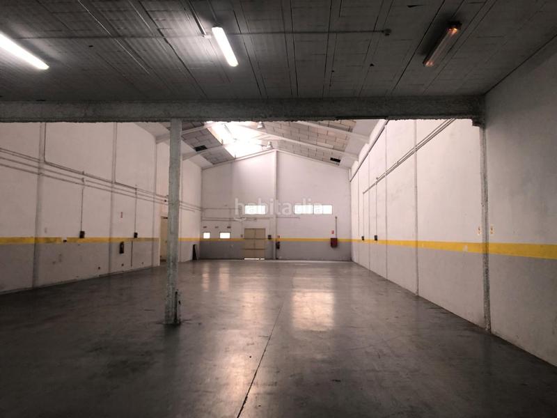 Foto a0b72070-8945-47c8-932c-17abf79988f9. Location bâtiment à usage industriel avec chauffage dans Badalona