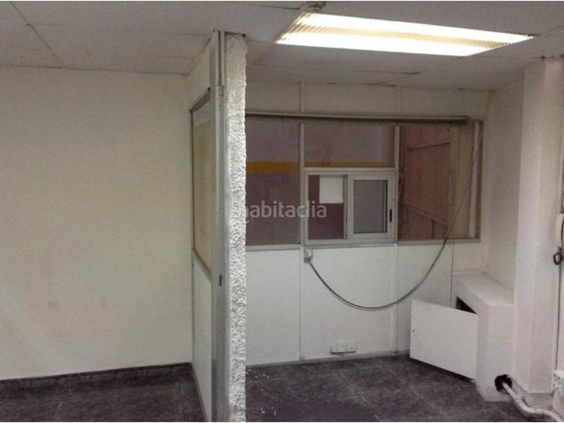 Foto b233b039-faa9-4e21-91ae-731425d76ca0. Location bâtiment à usage industriel avec chauffage dans Badalona